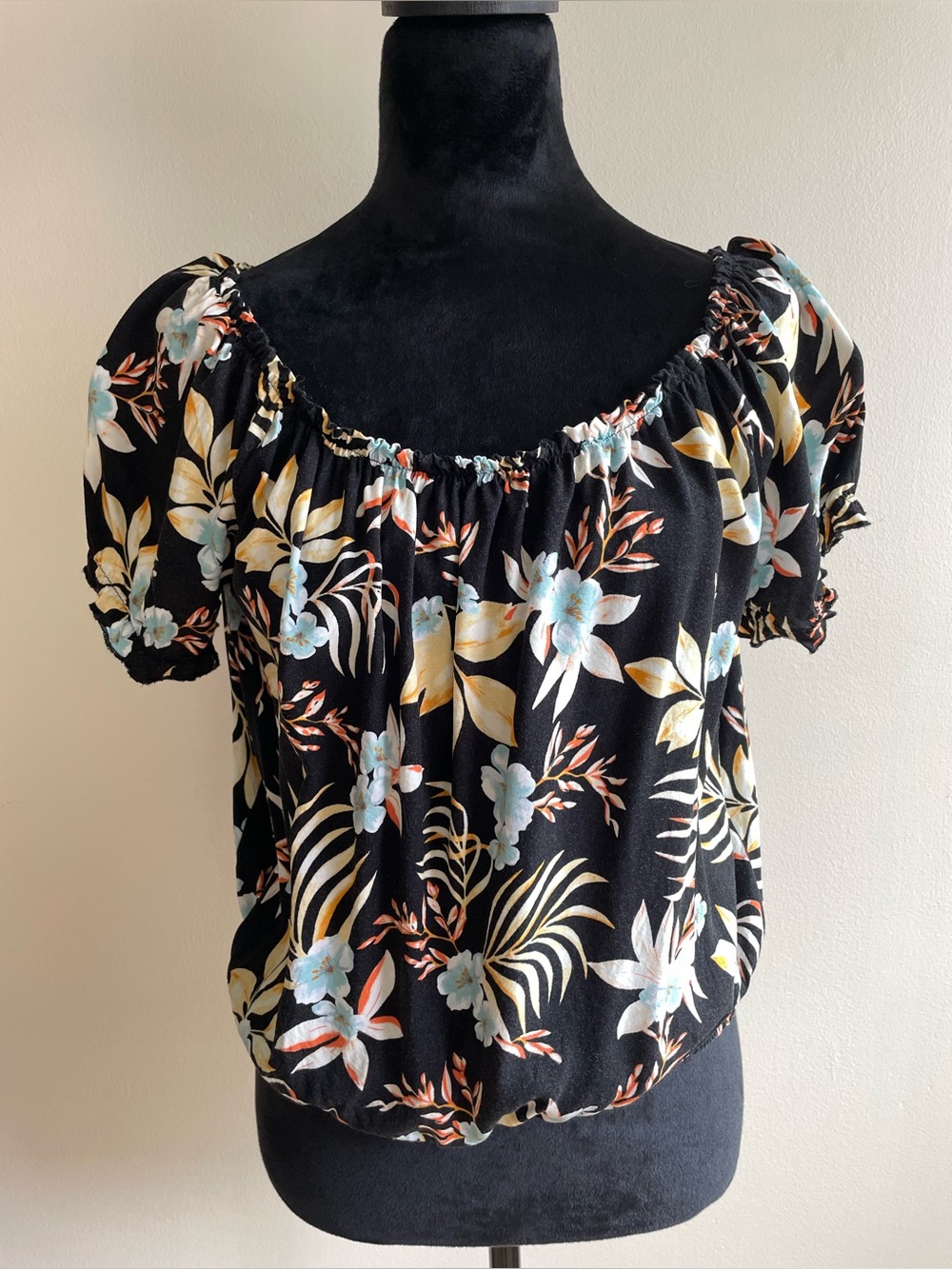 Guilty Floral Off Shoulder Peasant Blouse Large Black Tropical Rayon Puff Sleeve